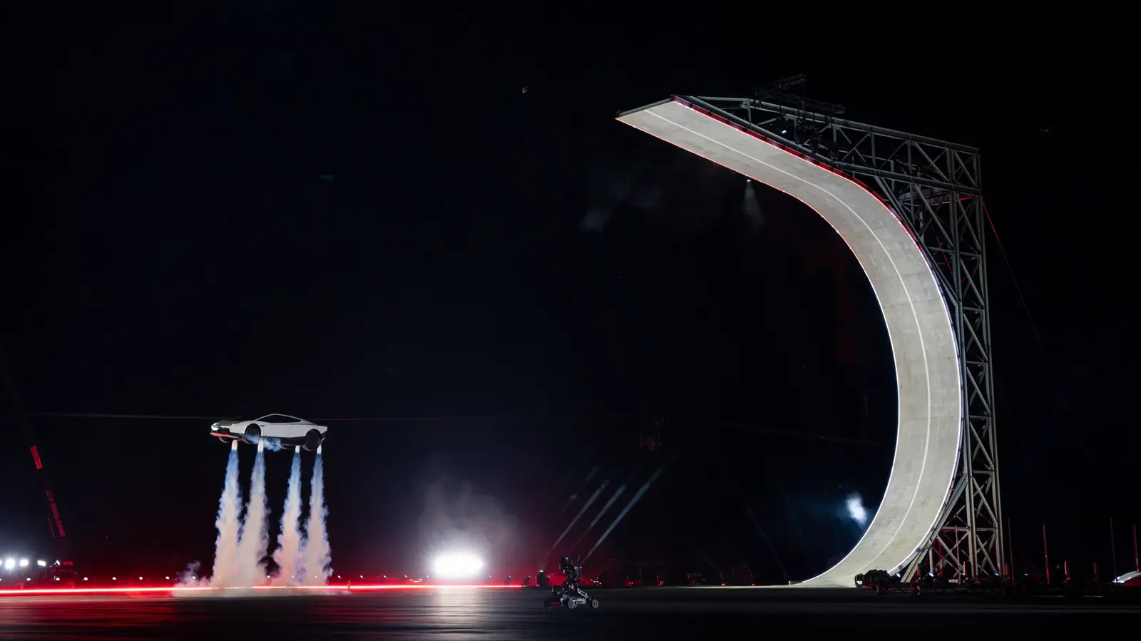 Un Tesla Roadster zburător sună imposibil, până nu vezi ce a construit Lockheed Martin cu zeci de ani în urmă.